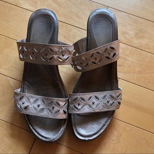 Naot women sandals small hill